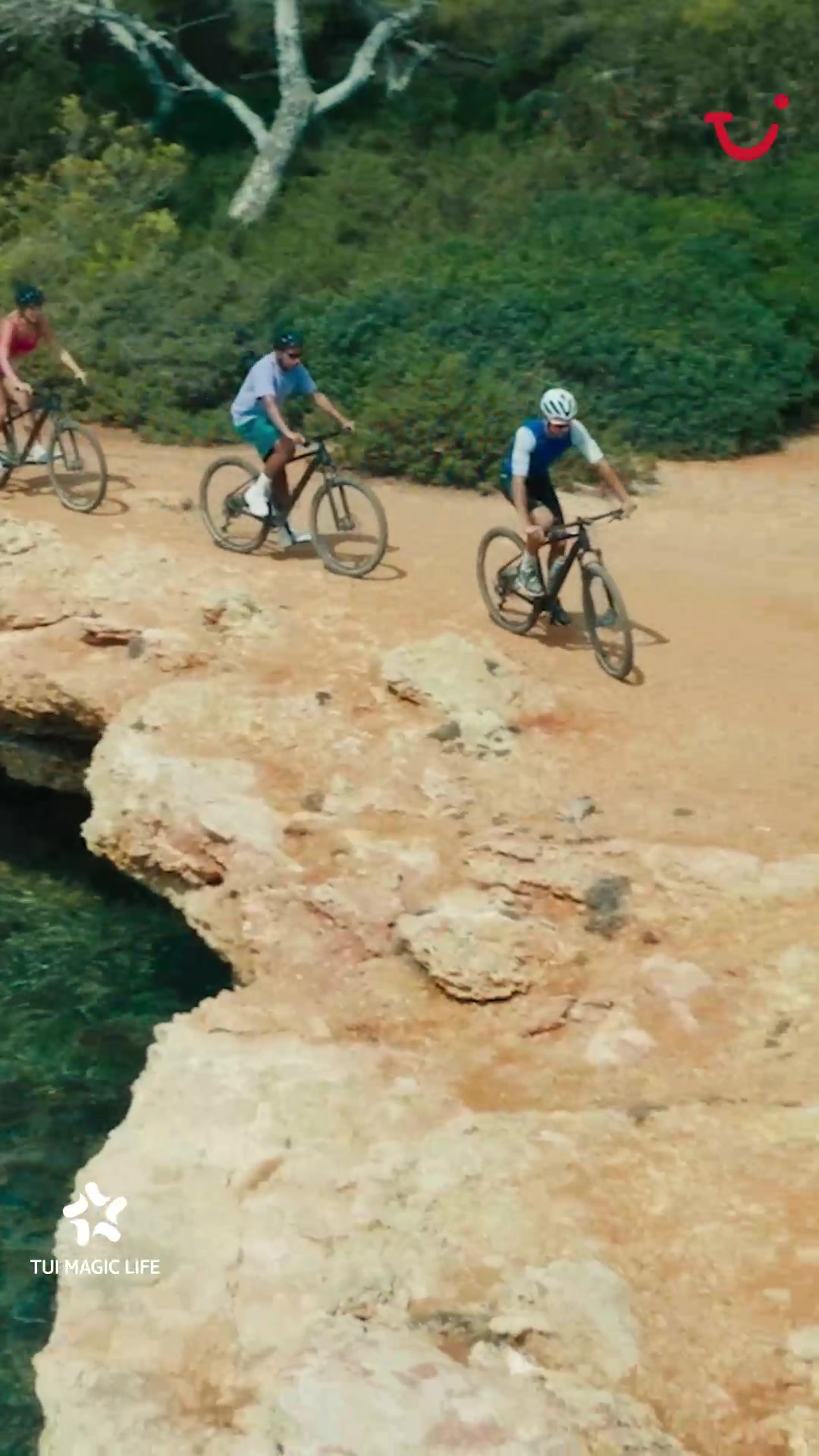 TUI Cruises Travel & Hospitality ad example
