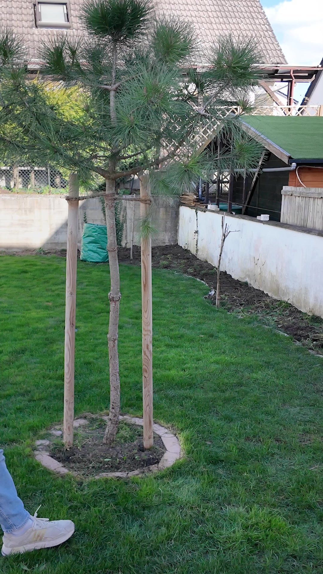 TerraUno Garden ad example